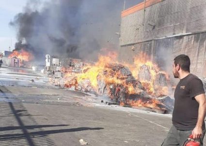 احتراق مصنع في رهط بالداخل المحتل