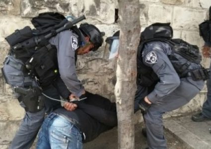 شرطة الاحتلال تعتقل 3 شبان