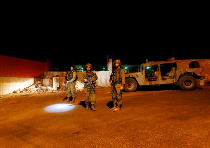 الاحتلال يغلق حاجز الكونتينر شمال شرق بيت لحم بشكل جزئي