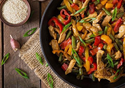 صدور الدجاج بدبس الرمان