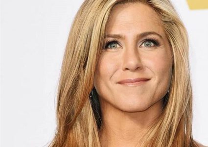 النجمة جينفر أنيستون تحصد 20 مليون متابع بأقل من شهر