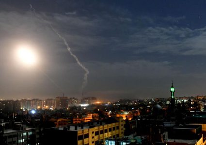 شهيدان وإصابات في غارات اسرائيلية على دمشق