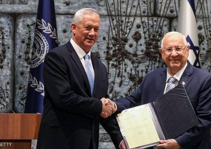 غانتس يعيد تفويض تشكيل الحكومة لرئيس دولة الاحتلال