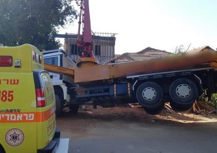 إصابة عامل بانهيار مضخة باطون جنوب حيفا