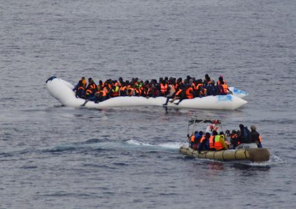 إنقاد عشرات المهاحرين من الغرق قبالة سواحل تونس