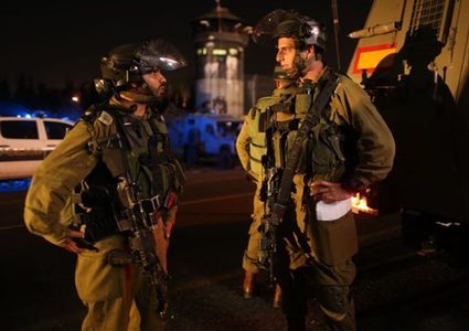 الاحتلال يعتقل أربعة مواطنين من دورا