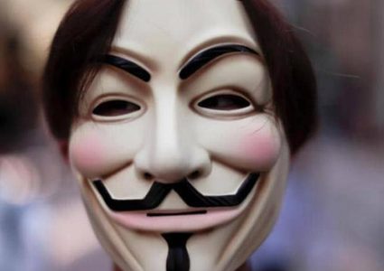 حظر مؤقت على أقنعة الوجه في هونغ كونغ