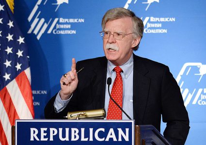 جون بولتون يتهم البيت الأبيض بمنعه من الوصول إلى تويتر