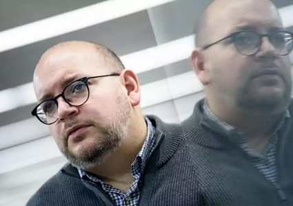 الصحفي الأمريكي جاسون رضائيان يقاضي الحكومة الإيرانية