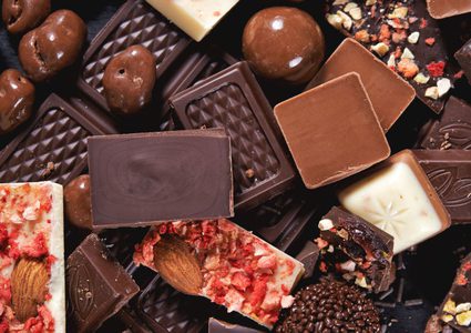 عملية صعبة لسرقة 20 طن من الشوكولاته