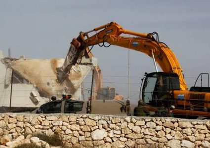 قوات الاحتلال تهدم مقهى غرب بيت لحم