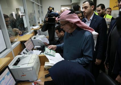الإعلان عن موعد صرف المنحة القطرية بغزة