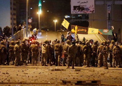 لبنان: اشتباكات وإطلاق نار في ثاني ليلة من العنف