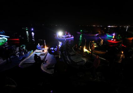 مواطنون يتضامنون مع النساء في غزة