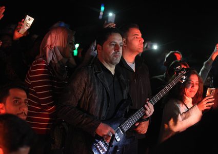 مواطنون يتضامنون مع النساء في غزة