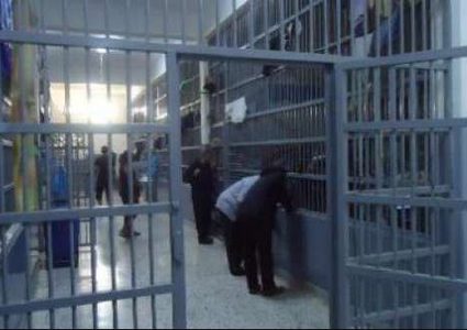 إعلان الحداد داخل السجون والأسرى يقررون ارجاع وجبات الطعام 3 أيام