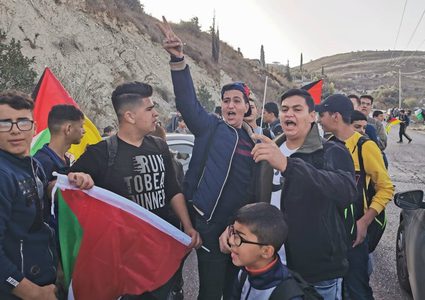 مسيرات غاضبة في سيلة الظهر مسقط رأس الشهيد أبو دياك