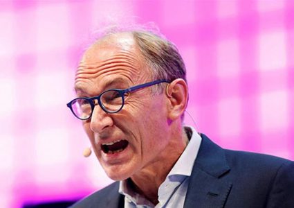 "أبو الإنترنت" يطلق خطة عمل عالمية لإنقاذ الشبكة من التلاعب