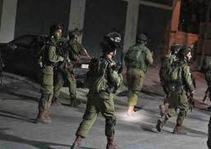 اعتقال 8 مواطنين من الضفة