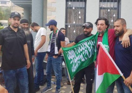 شرطة الاحتلال تقتحم منزل الأسير المحرر ظافر جبارين في ام الفحم