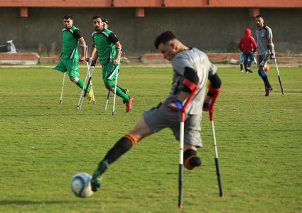 مبتوري الأطراف يشاركون في المباراة النهائية لكرة القدم في غزة