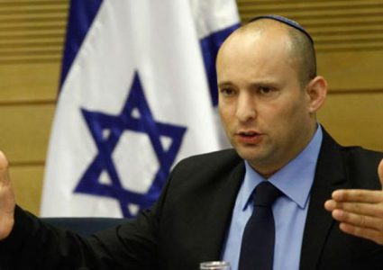 بينيت يصدر قراراً يمنع تسليم جثامين الشهداء إلى ذويهم