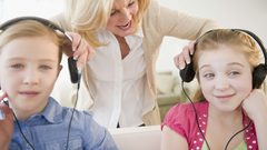 كيف تشجع ابنك المراهق على الإستماع إليك ؟