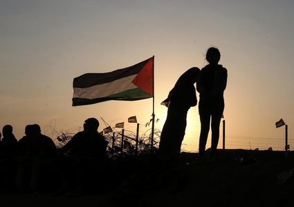 الاحتلال: تأجيل مسيرات العودة سهَّل تقديم منح اقتصادية لغزة