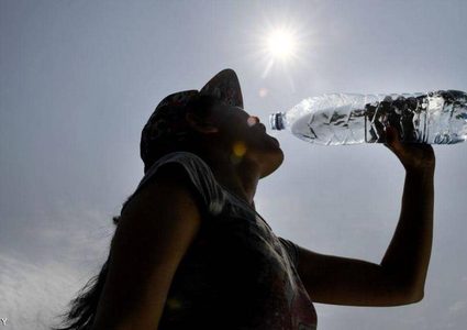 علامات على أنك تشرب ماء بكثرة