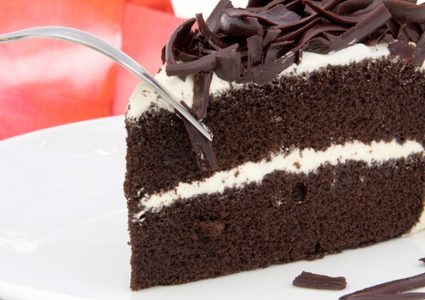 كيكة الشوكولاتة المحشوة بالكريمة
