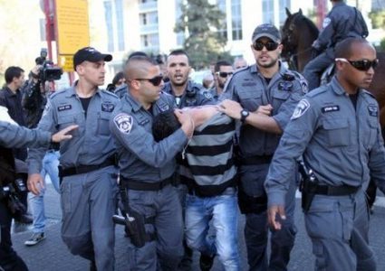 شرطة الاحتلال تعتقل 3 شبان داخل أراضي الـ48