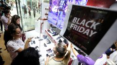 مبيعات "الجمعة الأسود" في الولايات المتحدة تسجل 7.4 مليار دولار