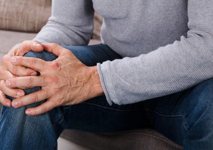 تمزق الغضروف الهلالي ما أسبابه وكيف يمكن علاجه؟