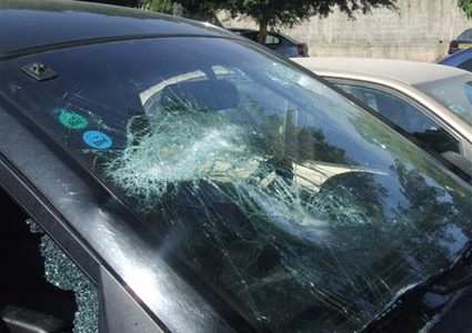 الإعتداء على سيارة أحد موظفي بلدية أم الفحم