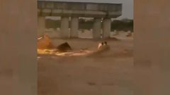 السيول تجرف 3سعوديين وباكستاني قي القنفذة