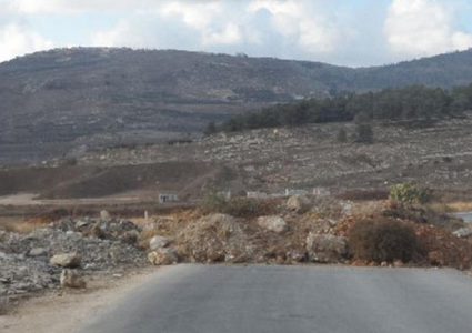 الاحتلال يغلق الطريق الواصلة لأحراش قفين شمال طولكرم