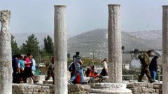 مستوطنون يقتحمون الموقع الأثري في سبسطية