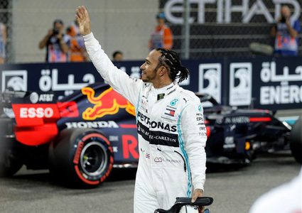 هاملتون يحرز المركز الأول في جائزة أبوظبي