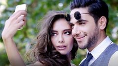 الشائعات تطال النجمة التركية أتاغول وزوجها دوغلو
