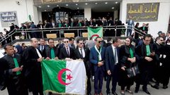 محاكمة علنية لمسؤليين ورجال أعمال جزائريين