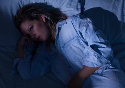 ما هي أسباب استيقاظك ليلا في نفس الوقت ؟