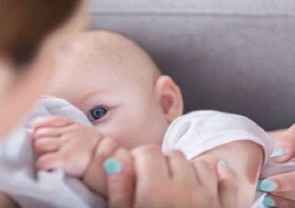 حليب الأم يساعد الخدج على مقاومة أمراض القلب