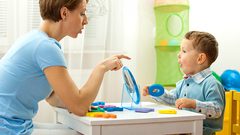 مشاكل النطق عند الاطفال..كيف يتم اكتشافها والتعامل معها؟