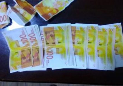 ضبط مروجي عملة مزورة في طولكرم