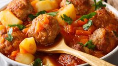 إيدام البطاطس مع كرات اللحم