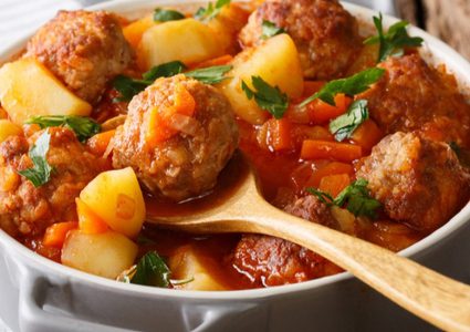 إيدام البطاطس مع كرات اللحم