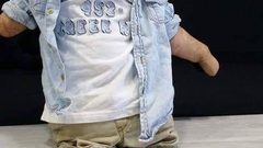 عبد اللطيف...الطفل الطائر الذي أثبت أن الإرداة تصنع المعجزات