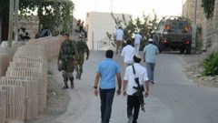 مستوطنون يعتدون على مواطن جنوب نابلس