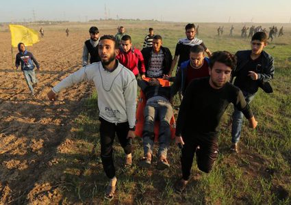 عشرات الاصابات بالرصاص جراء قمع الاحتلال لمسيرات العودة شرق غزة