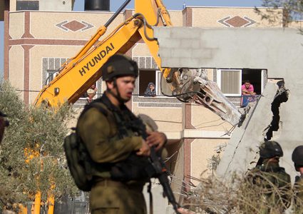 وزير الحرب الاسرائيلي يتعهد بحملة هدم للمباني في مناطق (C)